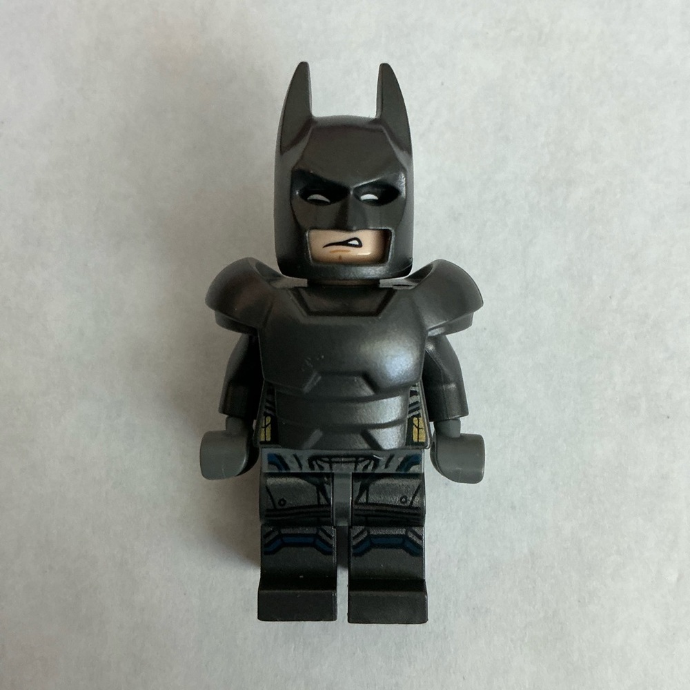 Lego DC Armored Batman Super Heroes Minifigure  76044 Dawn Of Justice